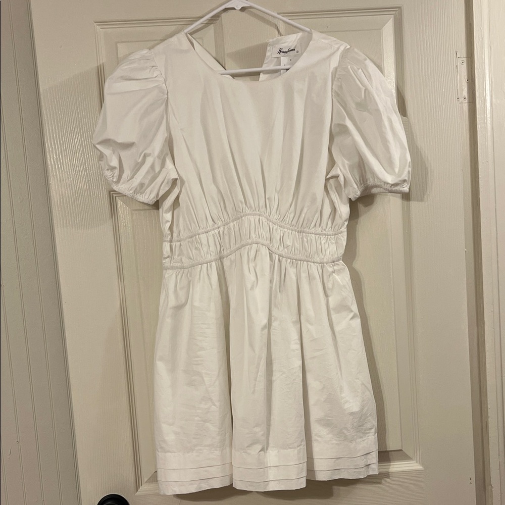 White puff sleeve dress